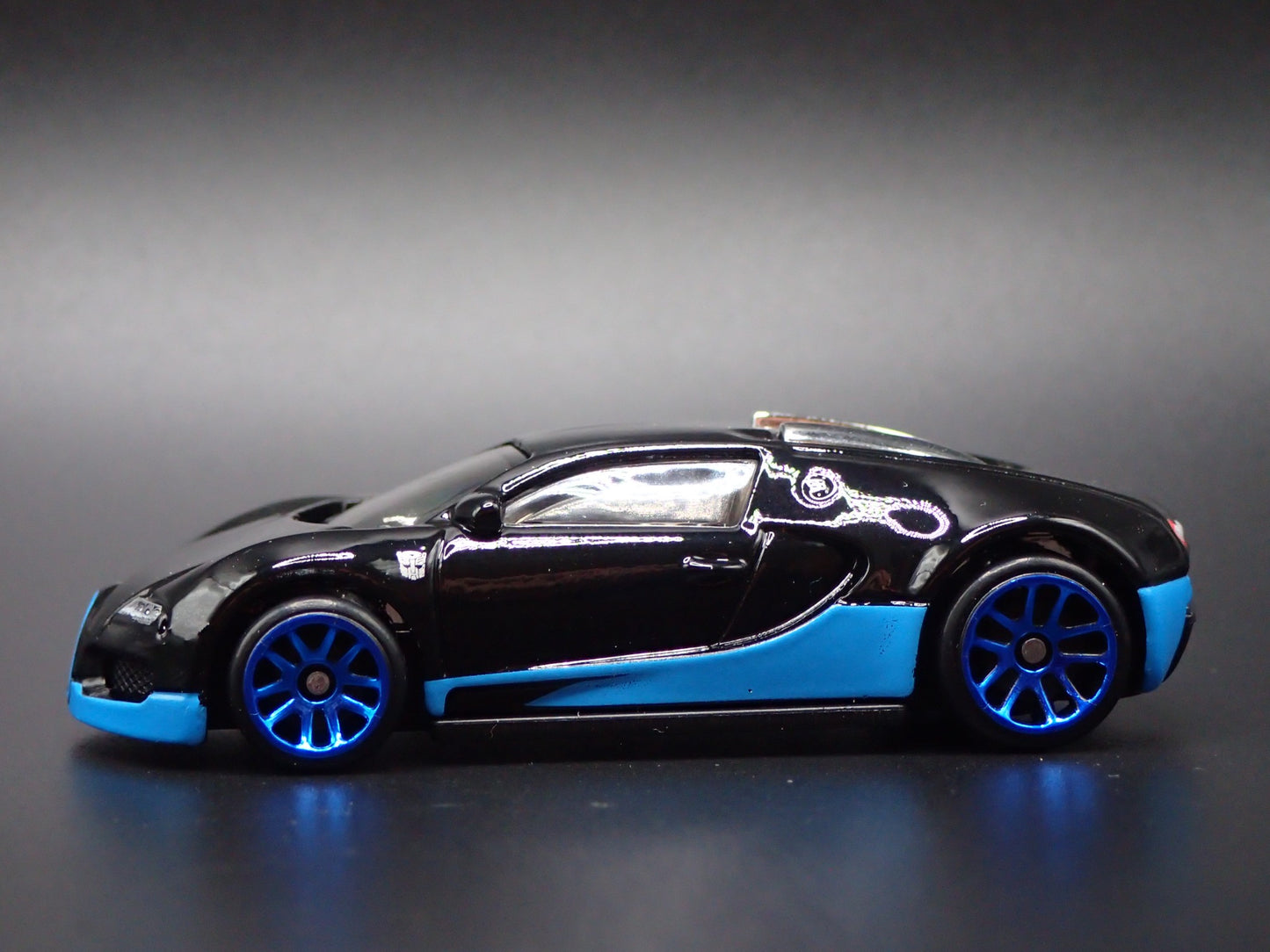 2005-2011 BUGATTI VEYRON SUPER CAR TRANSFORMERS 1:64 SCALE DIECAST MODEL CAR