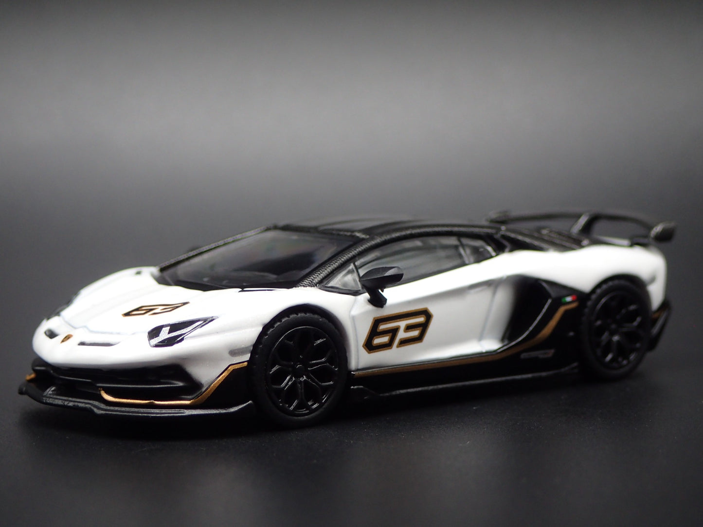 2019-2021 LAMBORGHINI AVENTADOR SVJ ROADSTER SUPER 1:64 SCALE DIECAST MODEL CAR
