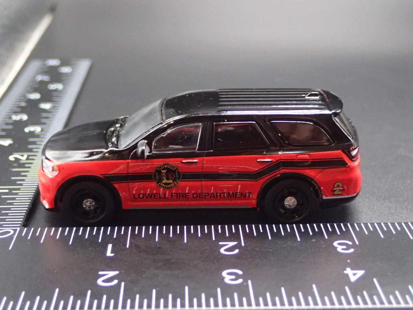 2019 DODGE DURANGO LOWELL ARKANSAS FIRE DEPARTMENT 1:64 SCALE DIECAST MODEL CAR