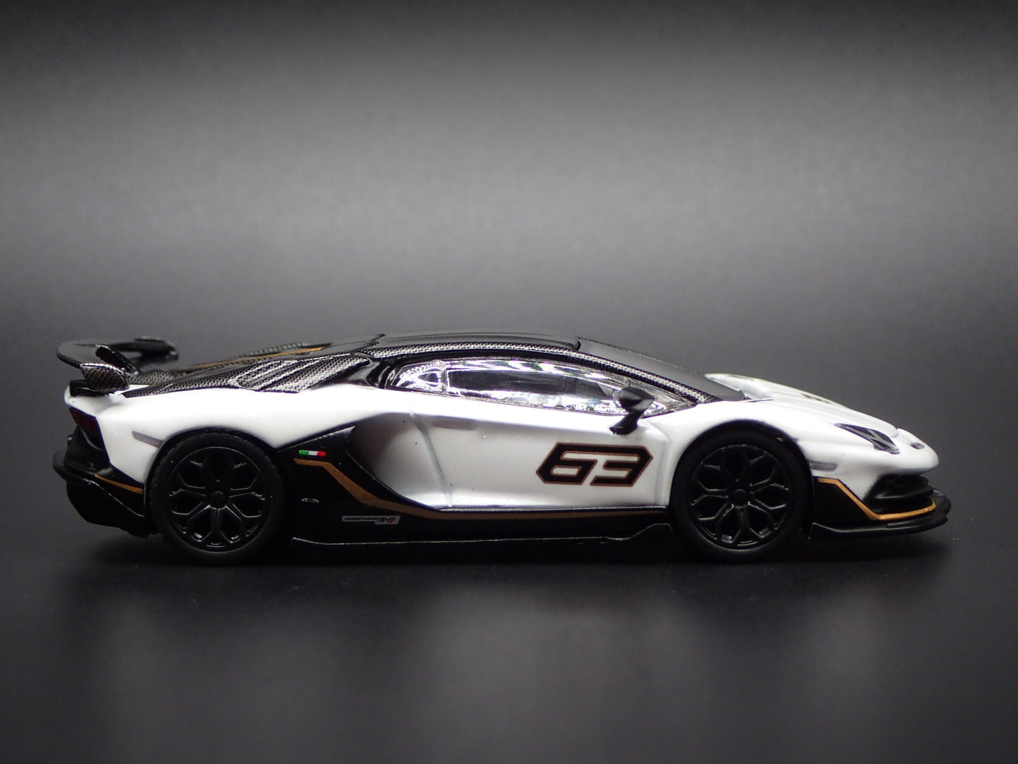 2019-2021 LAMBORGHINI AVENTADOR SVJ ROADSTER SUPER 1:64 SCALE DIECAST MODEL CAR