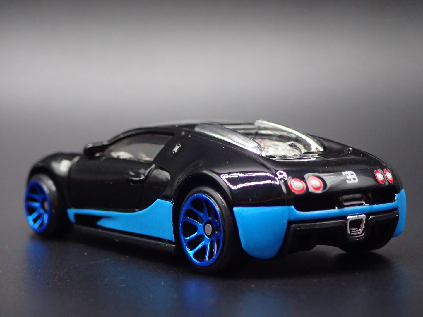 2005-2011 BUGATTI VEYRON SUPER CAR TRANSFORMERS 1:64 SCALE DIECAST MODEL CAR