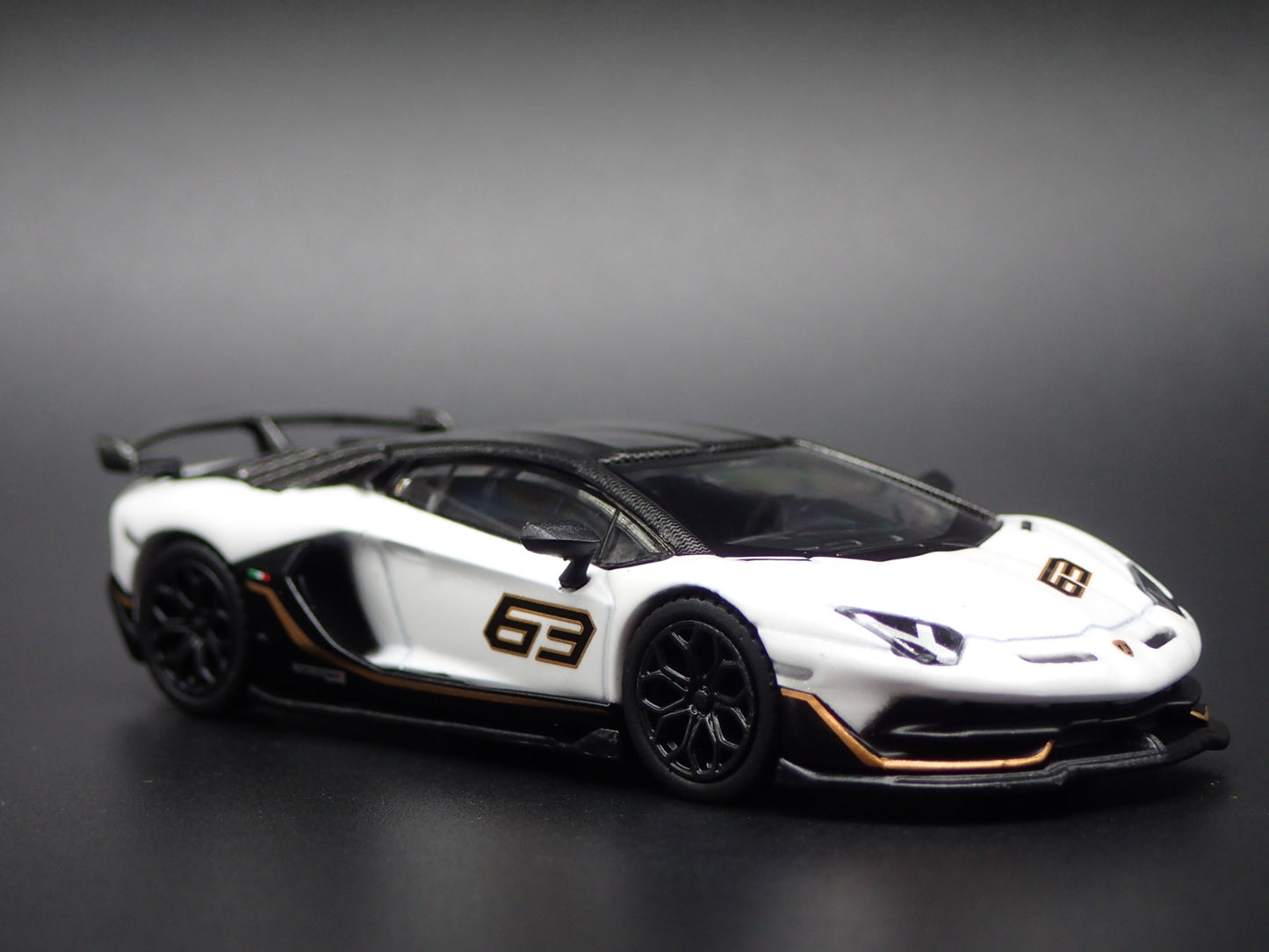 2019-2021 LAMBORGHINI AVENTADOR SVJ ROADSTER SUPER 1:64 SCALE DIECAST MODEL CAR