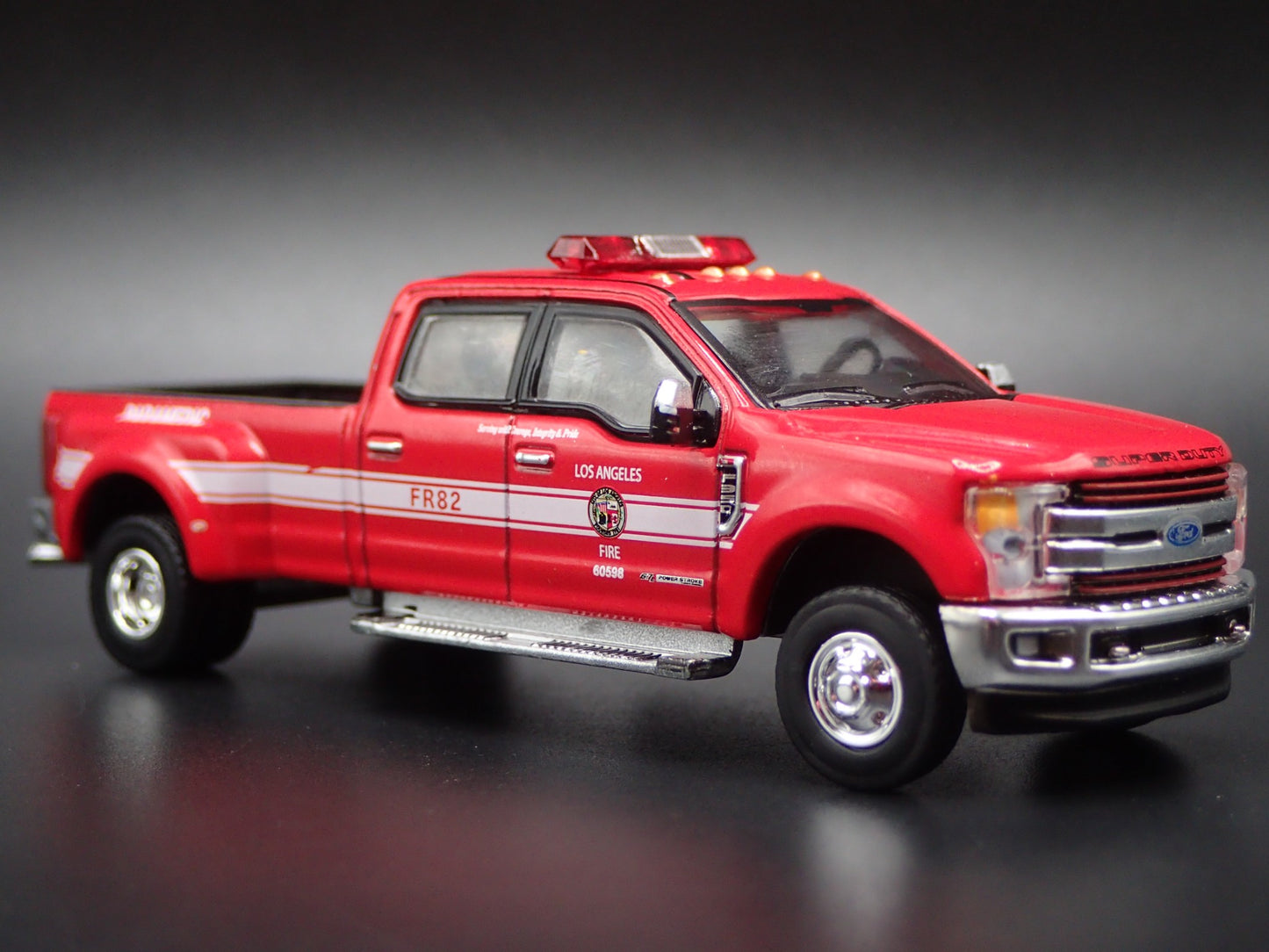 2018 18 FORD F350 LARIAT DUALLY TRUCK w HITCH LAFD 1:64 SCALE DIECAST MODEL CAR