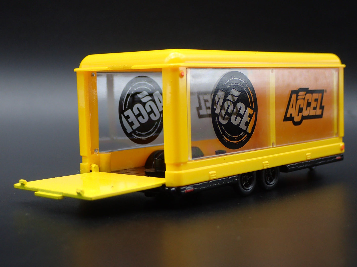 ENCLOSED GLASS CAR DISPLAY TRAILER ACCEL RARE 1:64 SCALE DIORAMA DIECAST MODEL