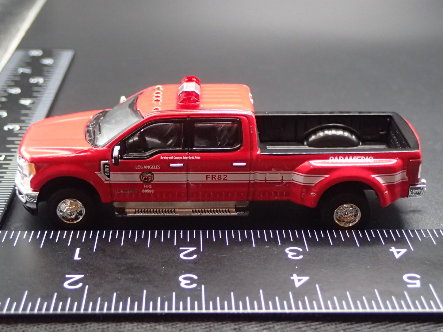 2018 18 FORD F350 LARIAT DUALLY TRUCK w HITCH LAFD 1:64 SCALE DIECAST MODEL CAR
