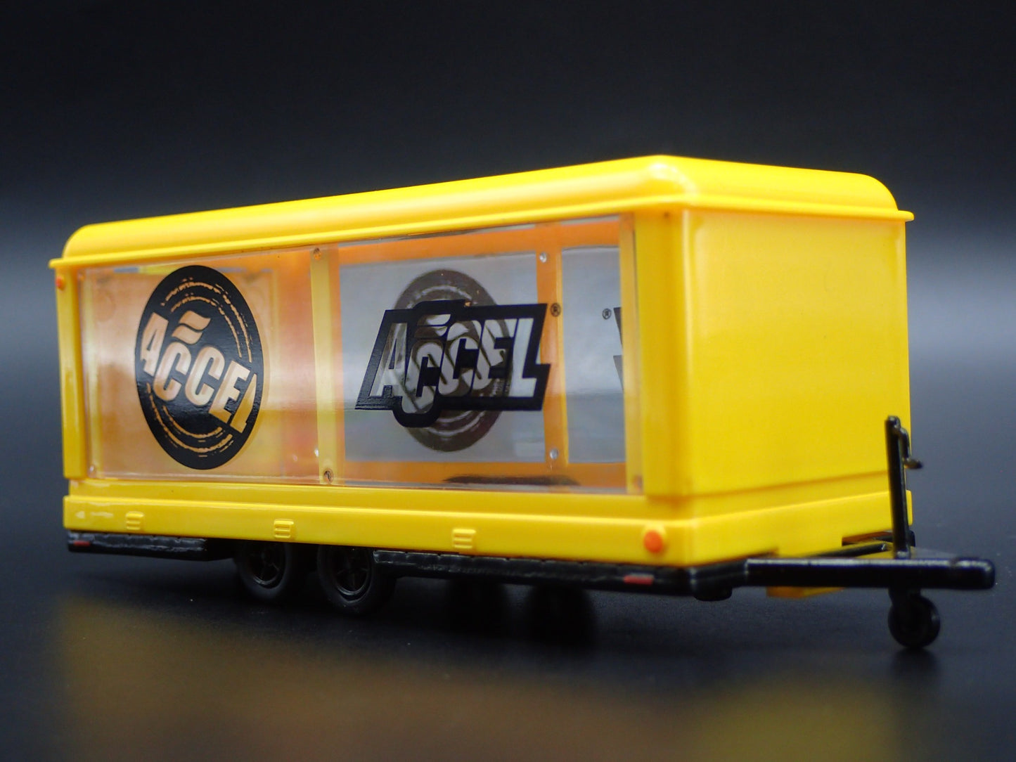 ENCLOSED GLASS CAR DISPLAY TRAILER ACCEL RARE 1:64 SCALE DIORAMA DIECAST MODEL