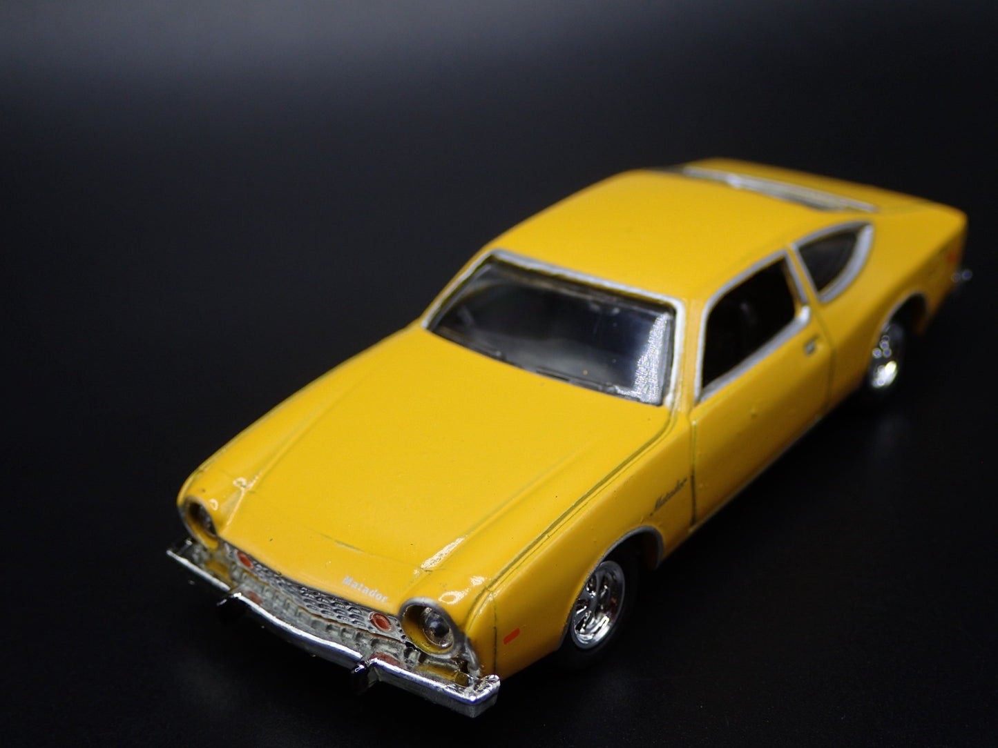 1975 75 AMC MATADOR YELLOW 1:64 SCALE COLLECTIBLE DIORAMA DIECAST MODEL CAR
