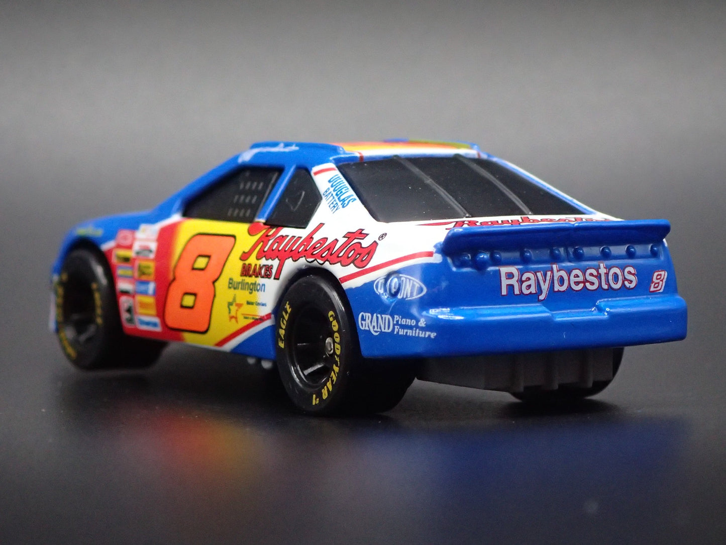 1995 95 FORD THUNDERBIRD 8 JEFF BURTON RAYBESTOS NASCAR 1:64 SCALE DIECAST CAR