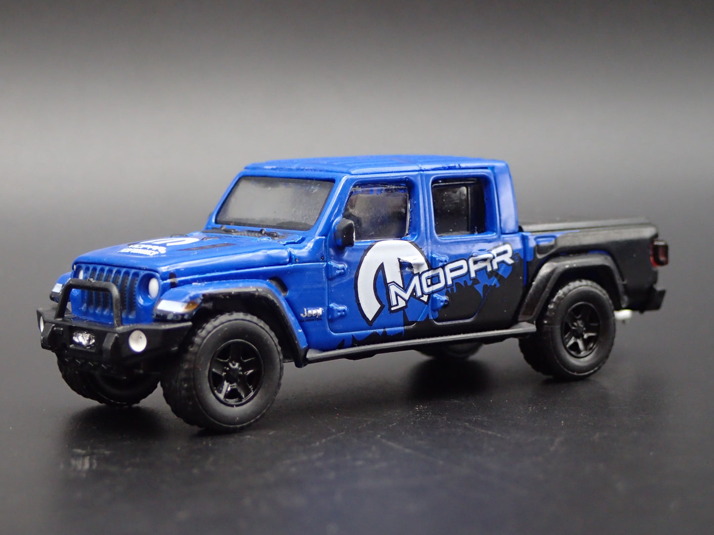 2020-2025 JEEP GLADIATOR PICKUP TRUCK W HITCH MOPAR 1:64 SCALE DIECAST MODEL CAR
