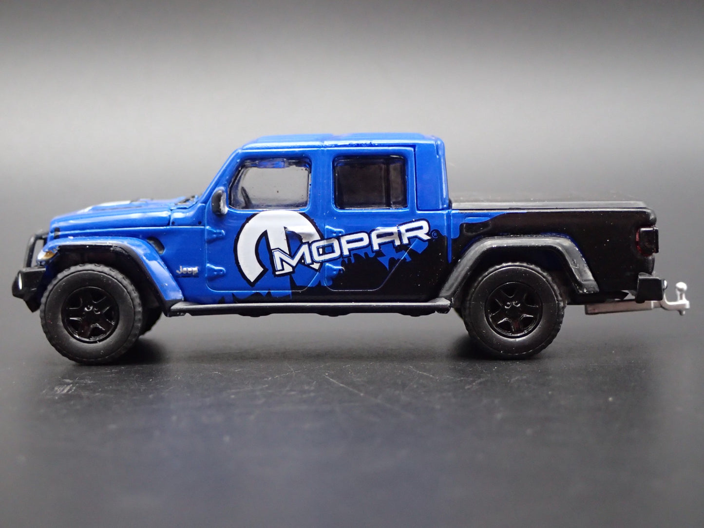 2020-2025 JEEP GLADIATOR PICKUP TRUCK W HITCH MOPAR 1:64 SCALE DIECAST MODEL CAR
