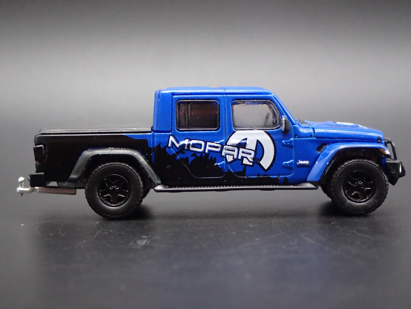 2020-2025 JEEP GLADIATOR PICKUP TRUCK W HITCH MOPAR 1:64 SCALE DIECAST MODEL CAR