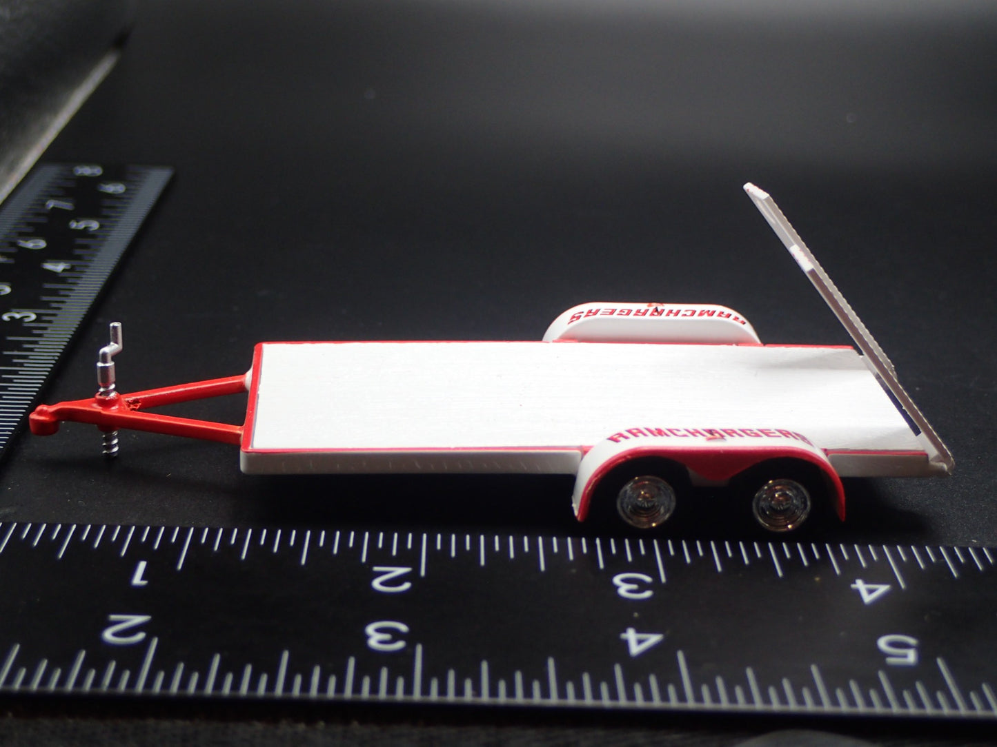 FLATBED CAR HAULER TRAILER  WITH LOADING RAMPS 1:64 SCALE DIORAMA PROP MODEL