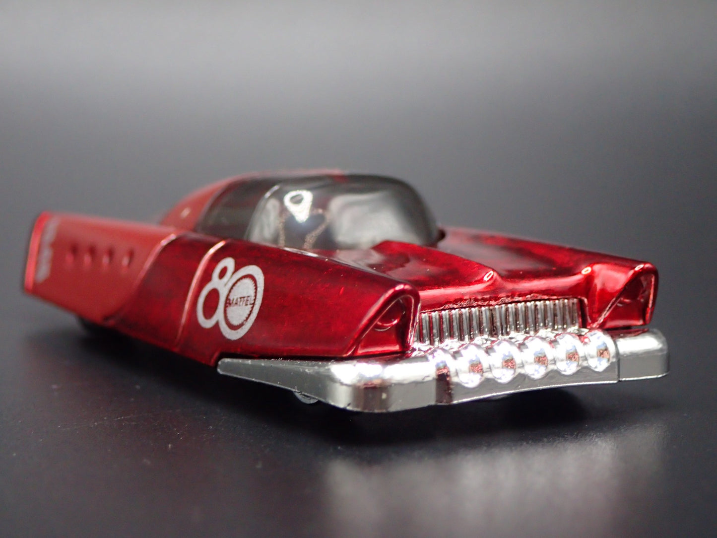 MATTEL DREAM MOBILE RETRO 60'S FUTURE CAR  1:64 SCALE DIORAMA DIECAST MODEL CAR