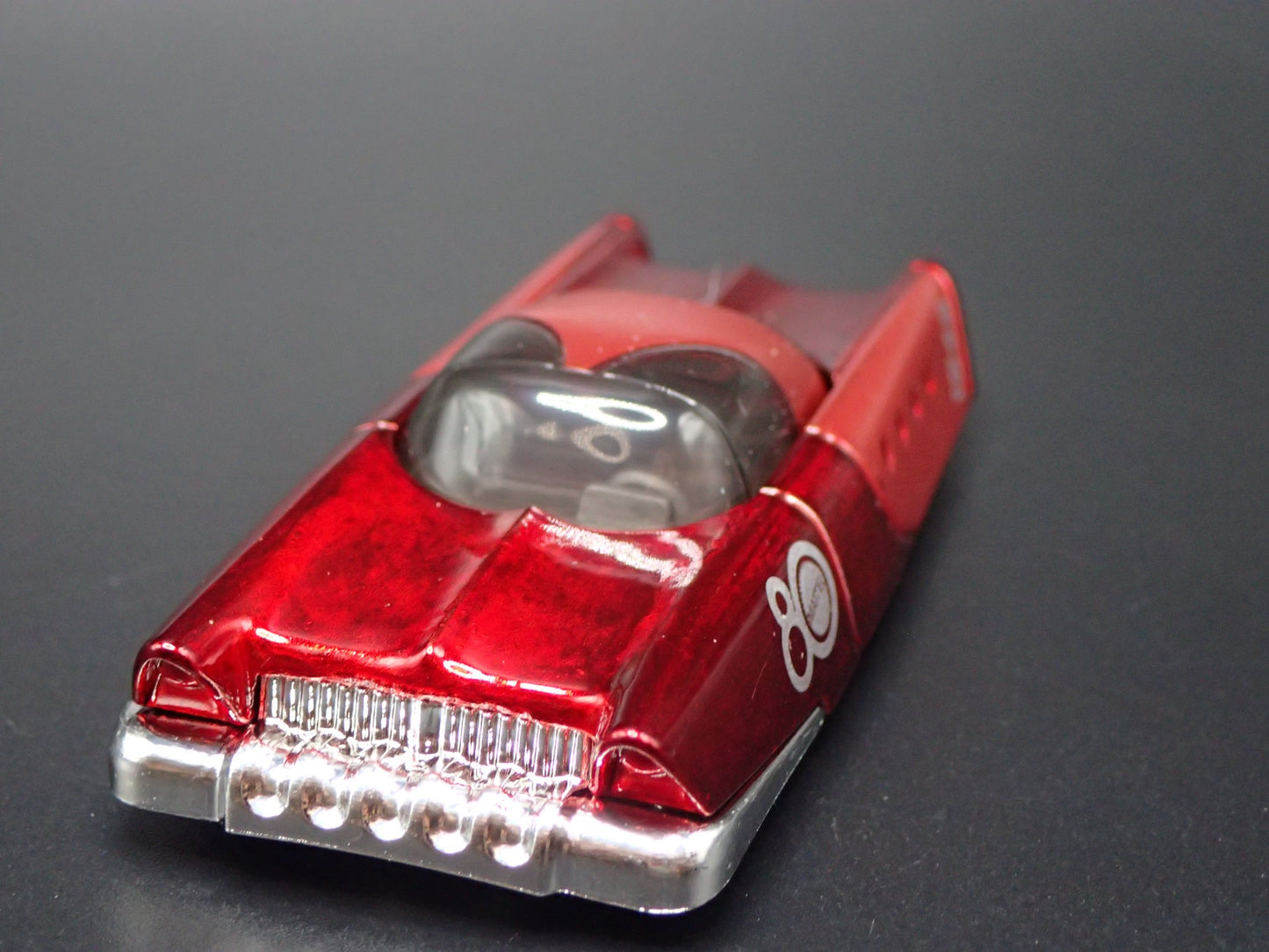 MATTEL DREAM MOBILE RETRO 60'S FUTURE CAR  1:64 SCALE DIORAMA DIECAST MODEL CAR