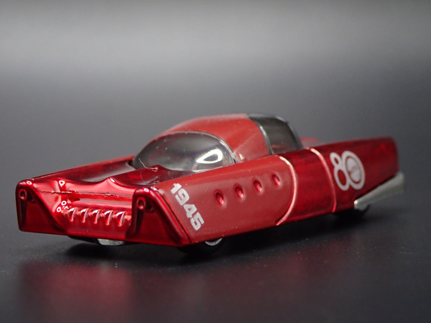 MATTEL DREAM MOBILE RETRO 60'S FUTURE CAR  1:64 SCALE DIORAMA DIECAST MODEL CAR