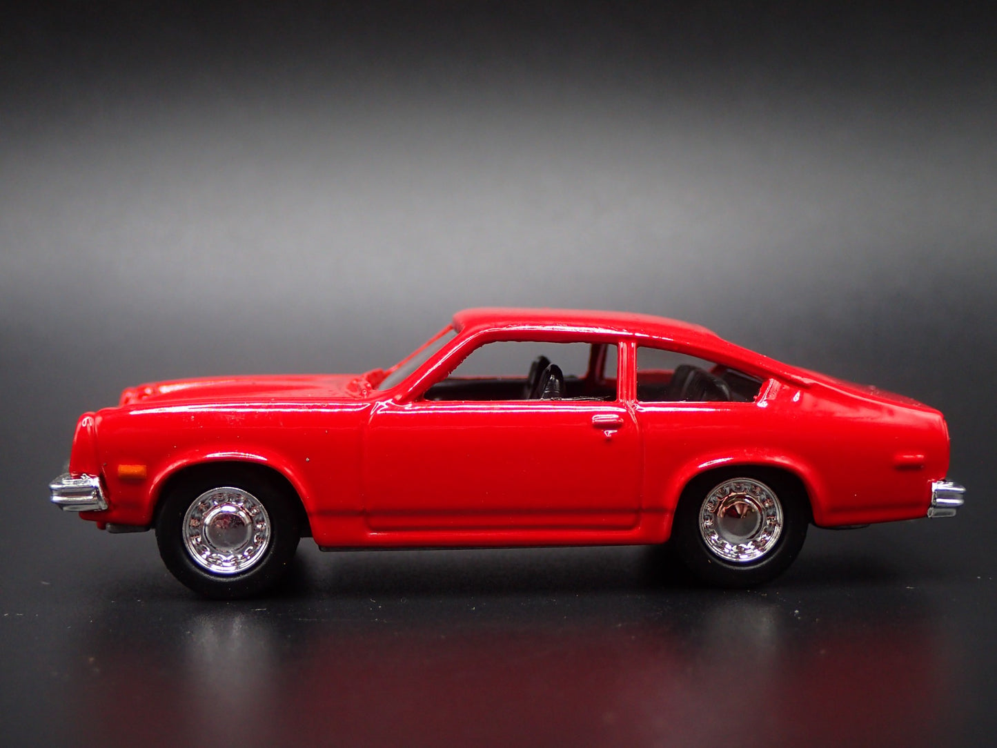 1971-1977 CHEVY CHEVROLET VEGA 1/64 SCALE COLLECTIBLE DIORAMA DIECAST MODEL CAR