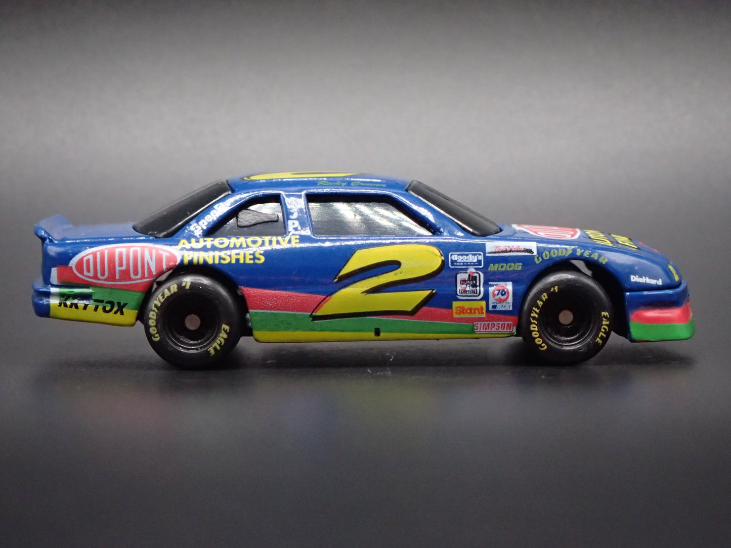 1994 94 CHEVY LUMINA 2 RICKY CRAVEN DU PONT NASCAR 1:64 SCALE DIECAST MODEL CAR
