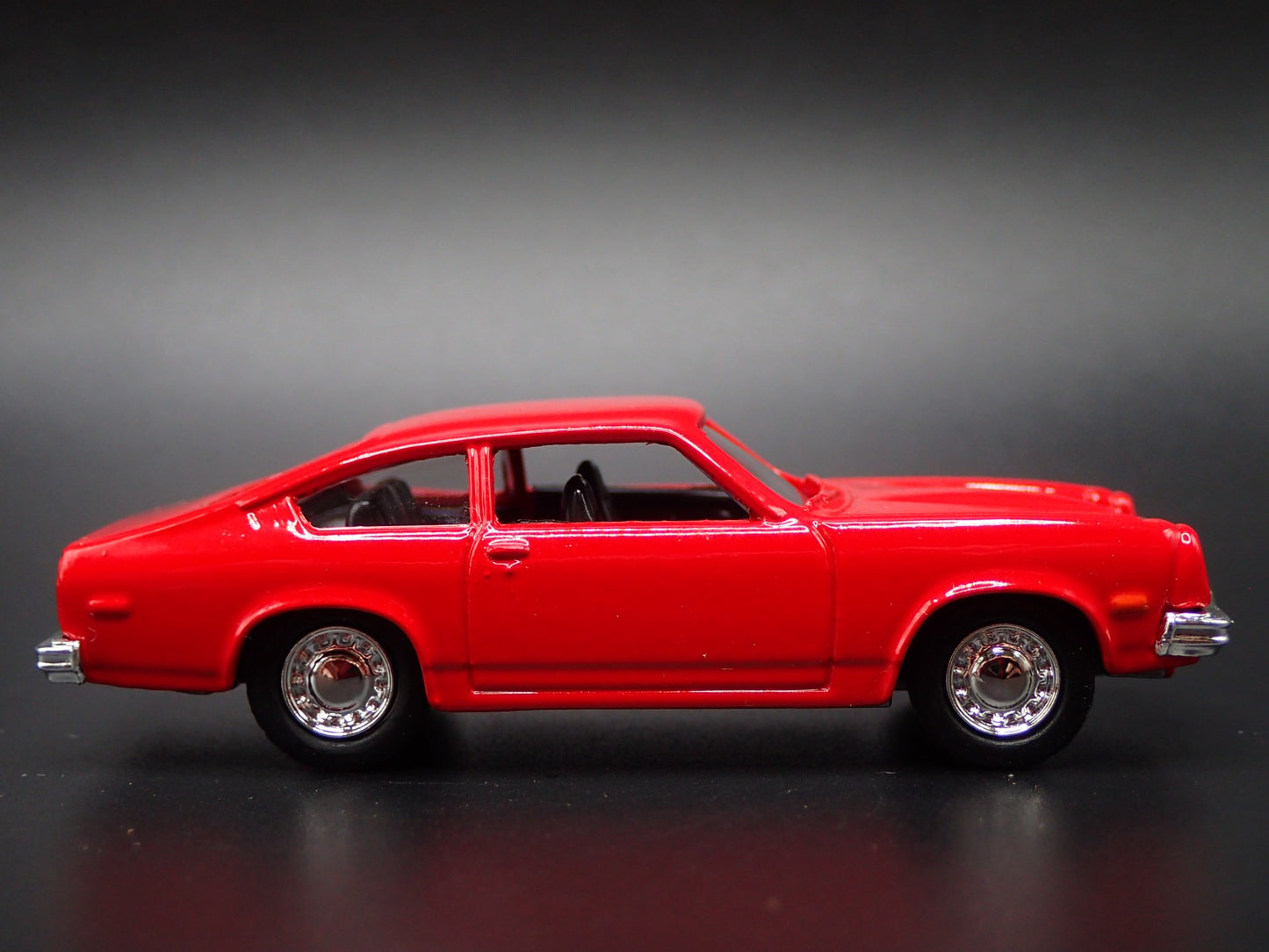 1971-1977 CHEVY CHEVROLET VEGA 1/64 SCALE COLLECTIBLE DIORAMA DIECAST MODEL CAR