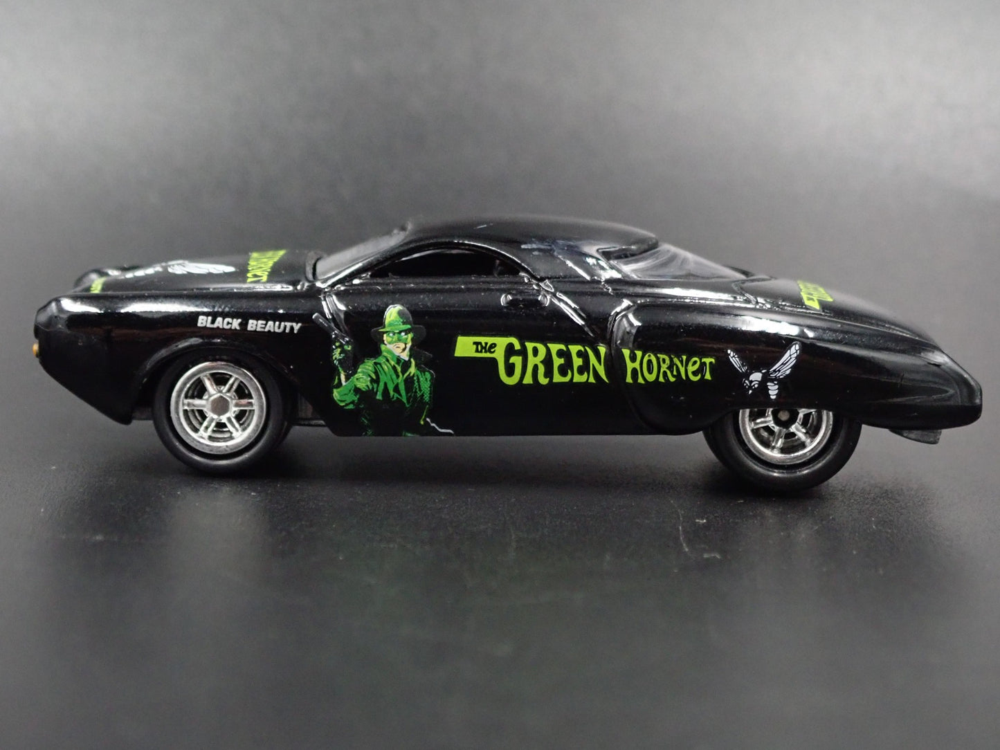 1951 STUDEBAKER COMMANDER GREEN HORNET 1:64 SCALE DIORAMA DIECAST MODEL CAR