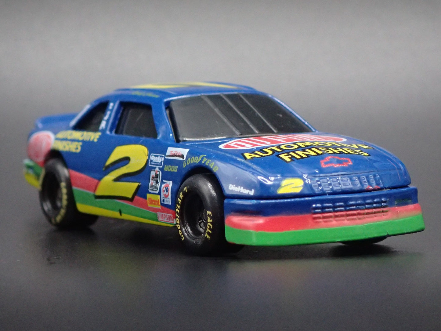 1994 94 CHEVY LUMINA 2 RICKY CRAVEN DU PONT NASCAR 1:64 SCALE DIECAST MODEL CAR