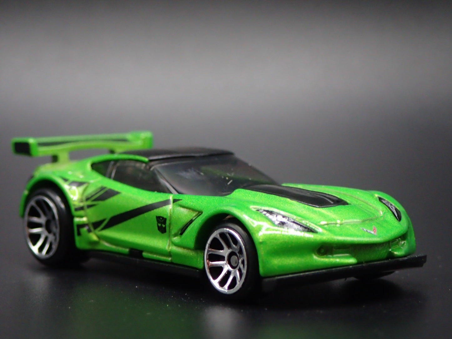 CHEVY CHEVROLET CORVETTE C7.R TRANSFORMERS 1/64 SCALE DIORAMA DIECAST MODEL CAR