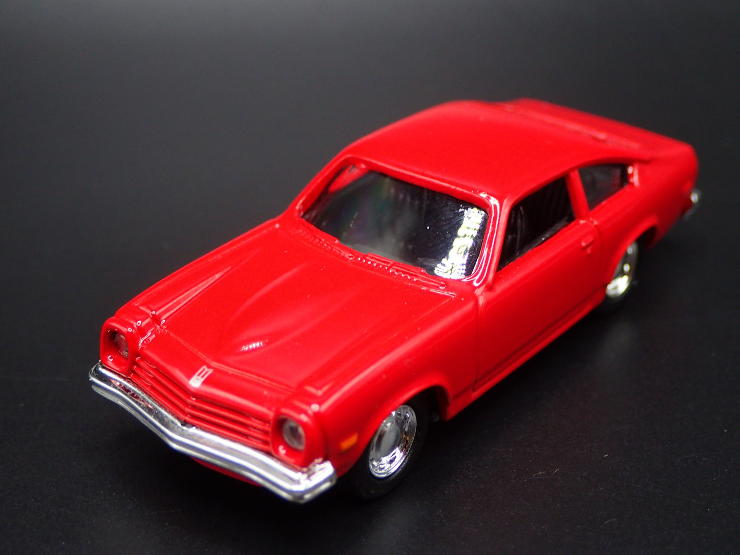 1971-1977 CHEVY CHEVROLET VEGA 1/64 SCALE COLLECTIBLE DIORAMA DIECAST MODEL CAR