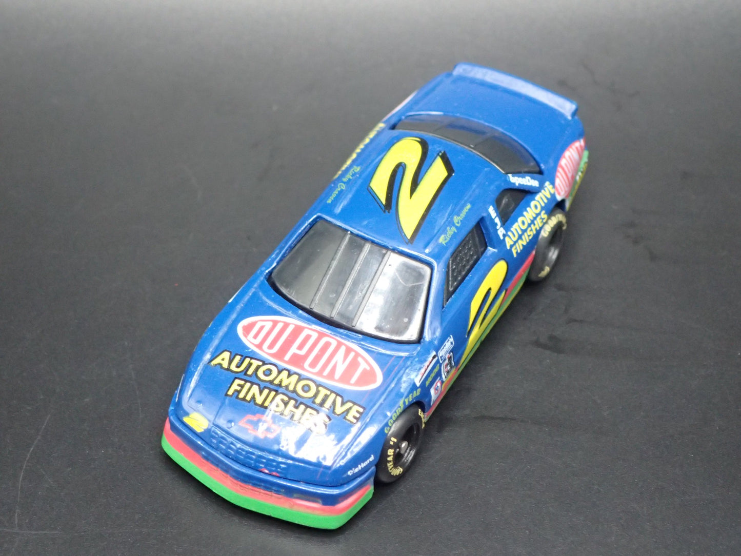 1994 94 CHEVY LUMINA 2 RICKY CRAVEN DU PONT NASCAR 1:64 SCALE DIECAST MODEL CAR