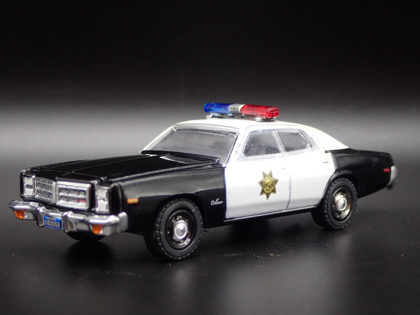 1977 77 DODGE MONACO COUNTY SHERIFF POLICE CAR RARE 1/64 SCALE DIECAST MODEL CAR