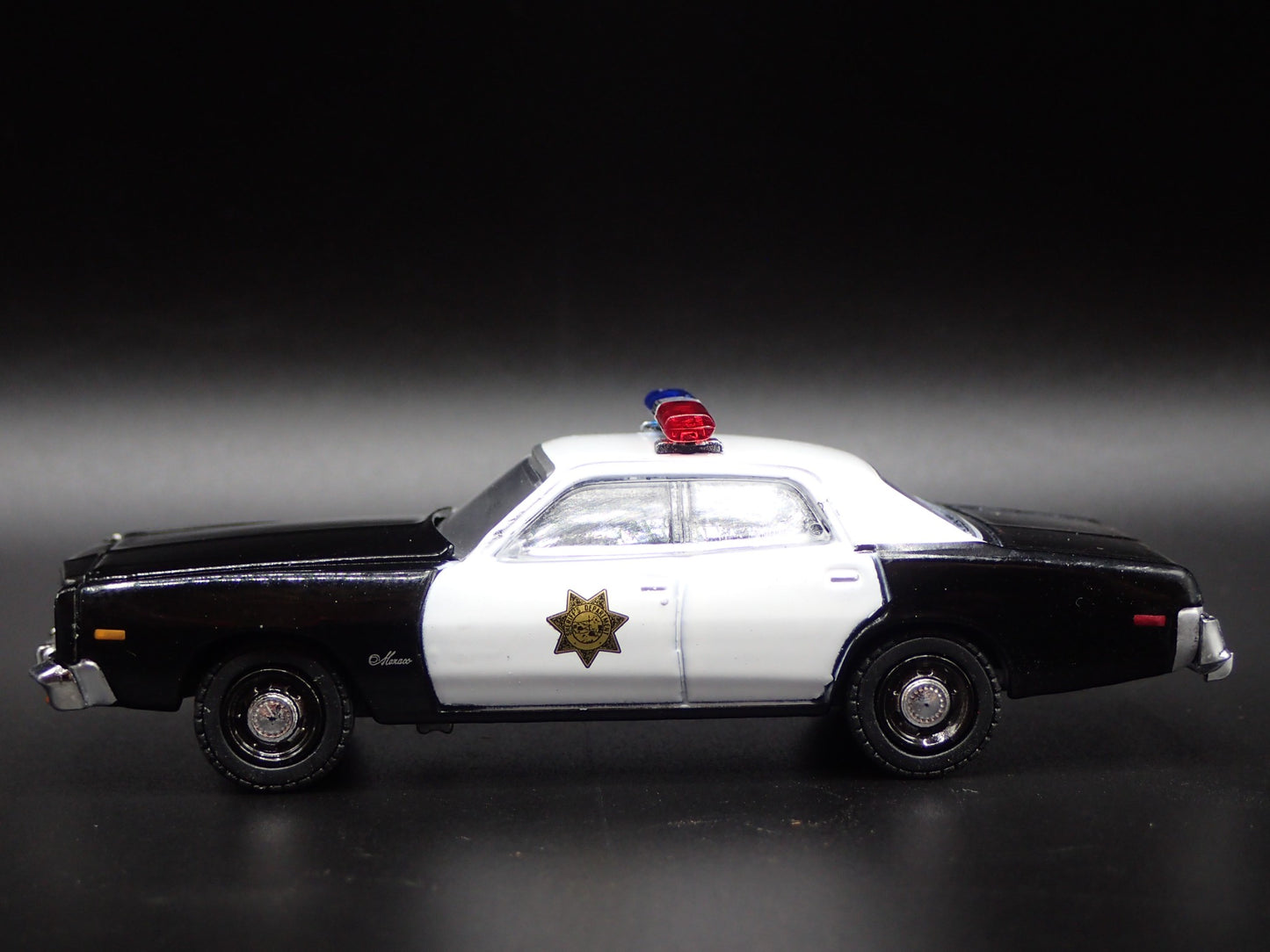 1977 77 DODGE MONACO COUNTY SHERIFF POLICE CAR RARE 1/64 SCALE DIECAST MODEL CAR
