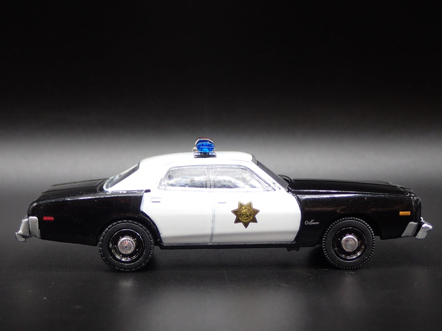 1977 77 DODGE MONACO COUNTY SHERIFF POLICE CAR RARE 1/64 SCALE DIECAST MODEL CAR