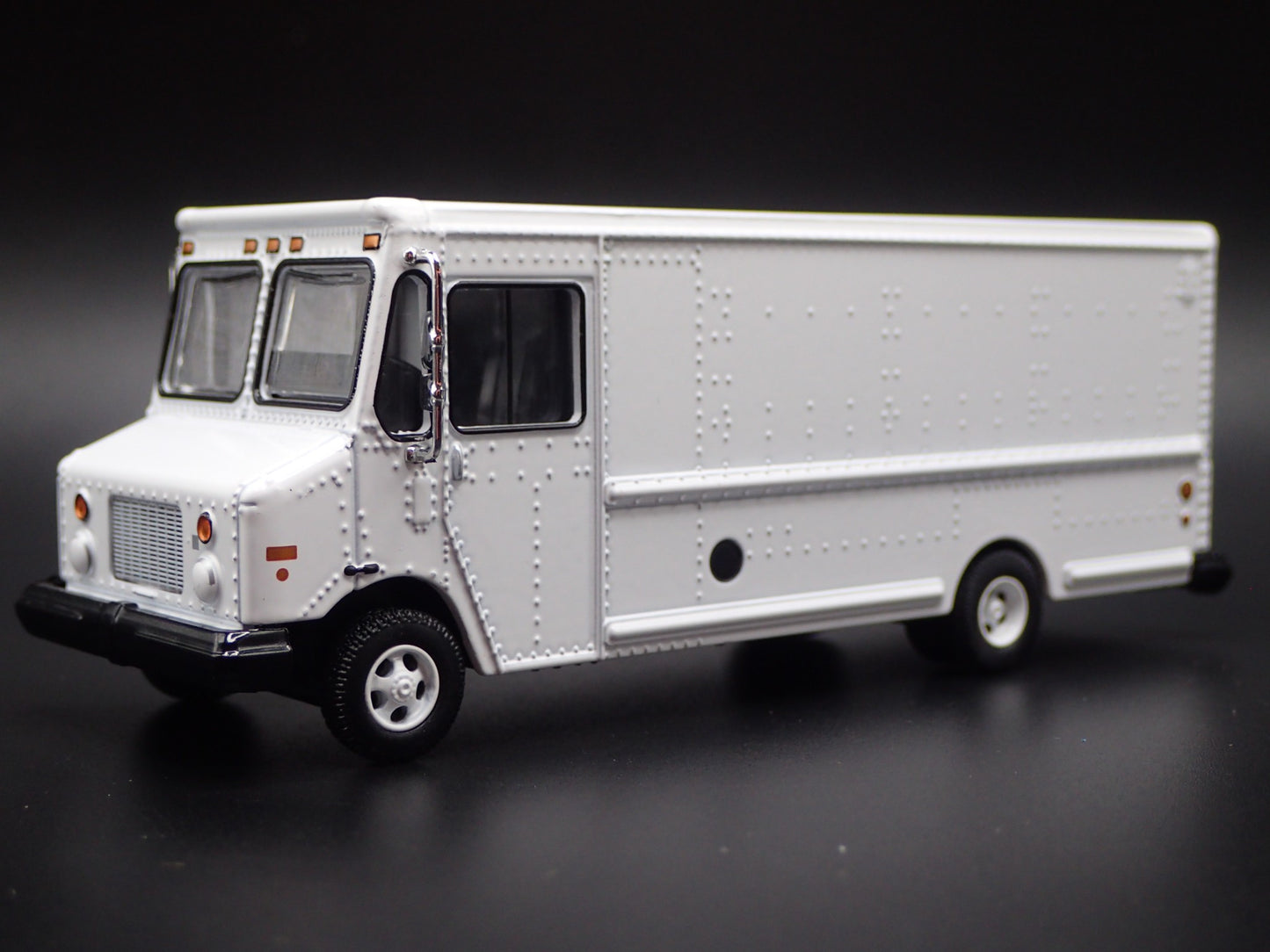 MAIL POSTAL SERVICE DELIVERY VAN WHITE 1:64 SCALE COLLECTIBLE DIECAST MODEL VAN
