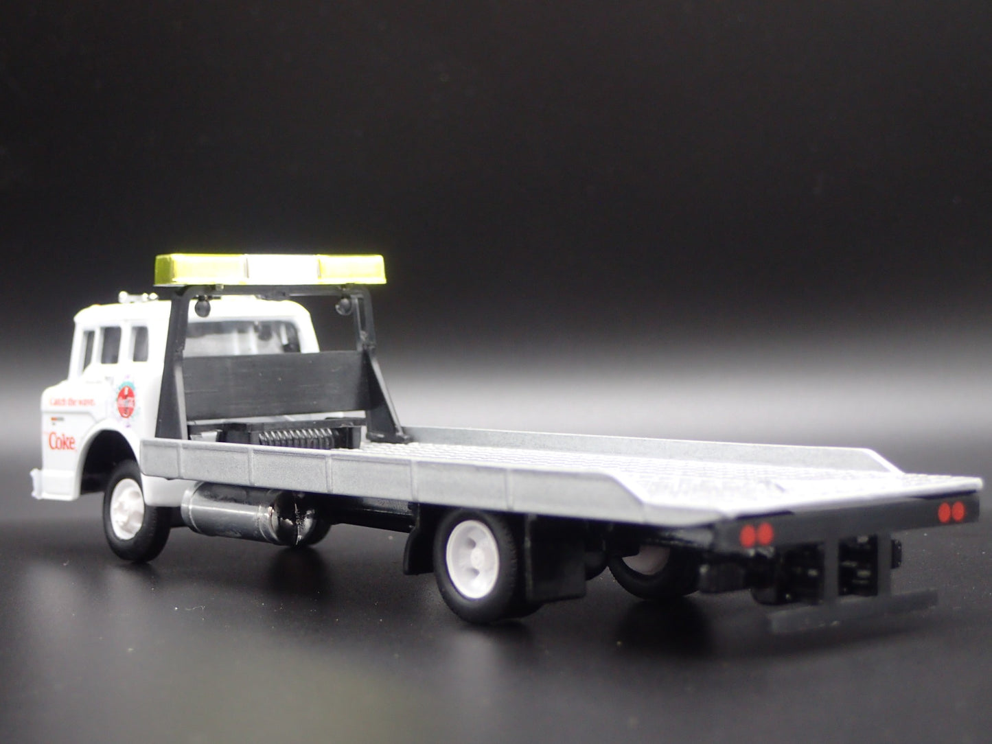 1990 90 FORD COE C8000 COCA-COLA FLATBED TOW TRUCK 1:64 SCALE DIECAST MODEL CAR