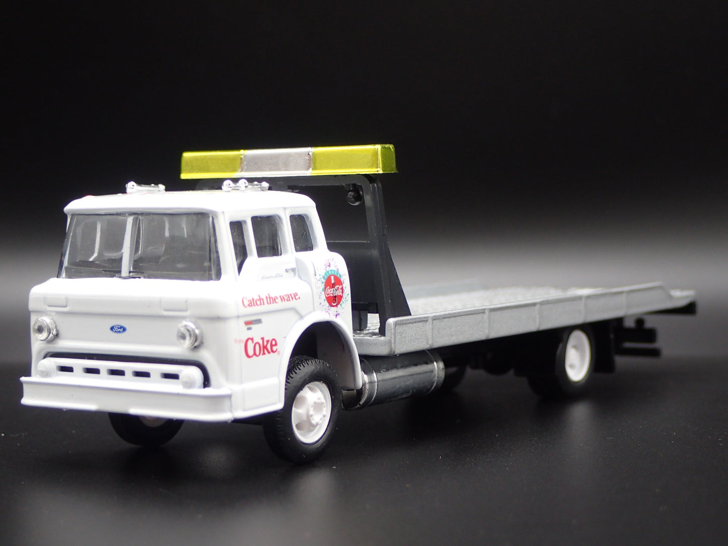 1990 90 FORD COE C8000 COCA-COLA FLATBED TOW TRUCK 1:64 SCALE DIECAST MODEL CAR