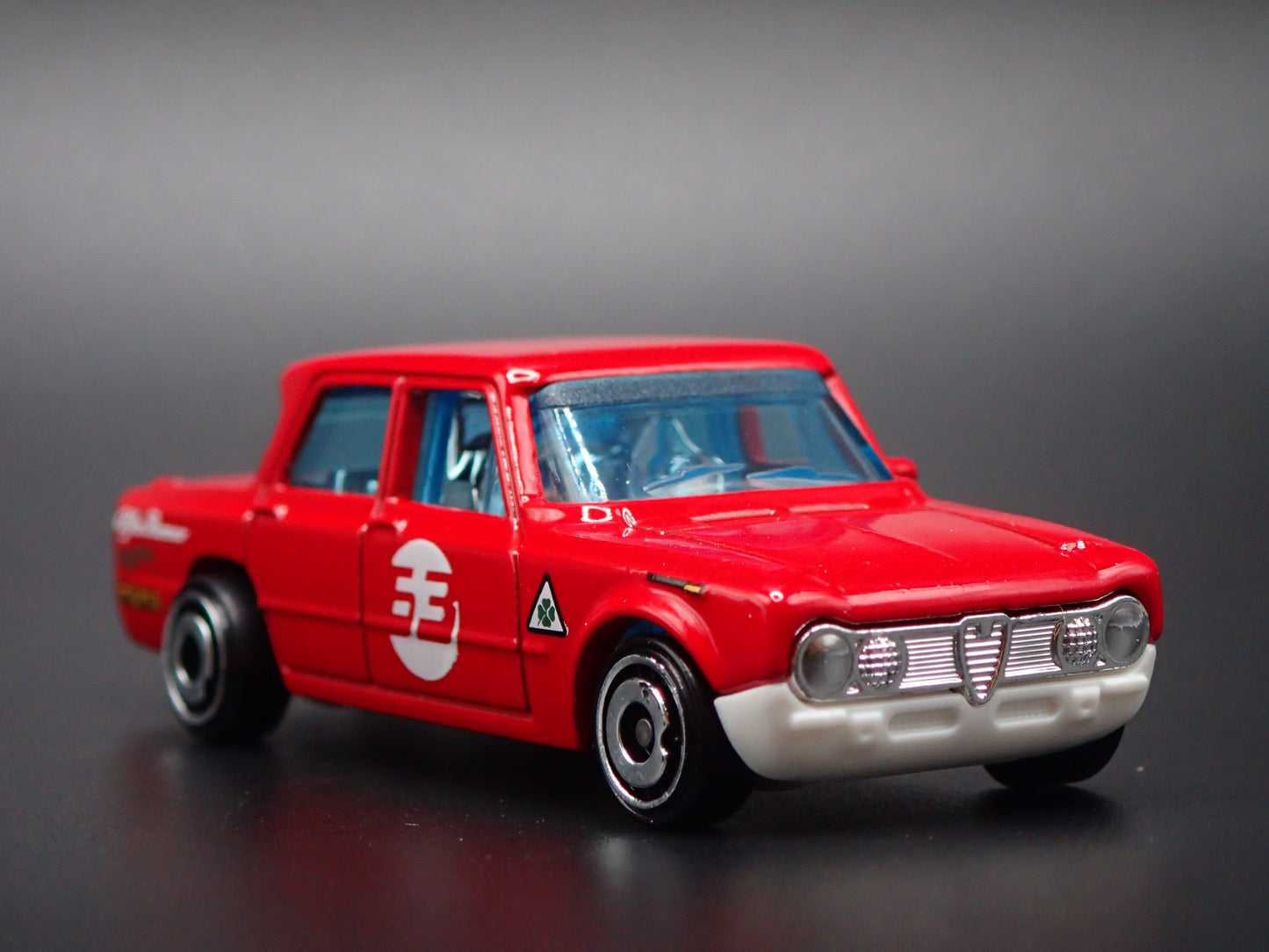 1963-1964 ALFA ROMEO GIULIA TI SUPER RED 1:64 SCALE DIORAMA DIECAST MODEL CAR