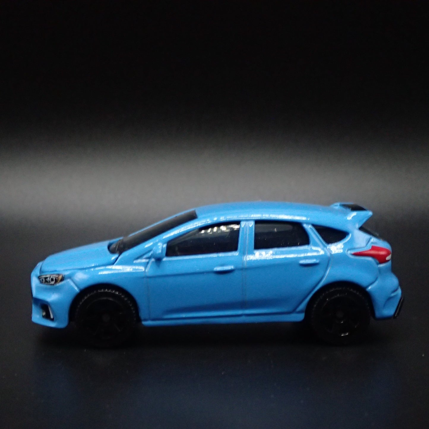 2011-2018 FORD FOCUS RS BLUE 1:64 SCALE COLLECTIBLE DIORAMA DIECAST MODEL CAR