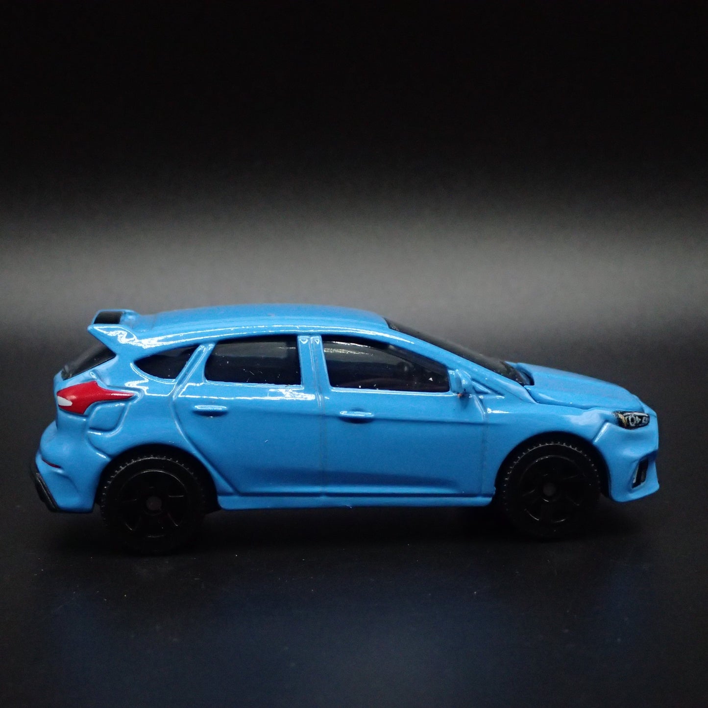 2011-2018 FORD FOCUS RS BLUE 1:64 SCALE COLLECTIBLE DIORAMA DIECAST MODEL CAR