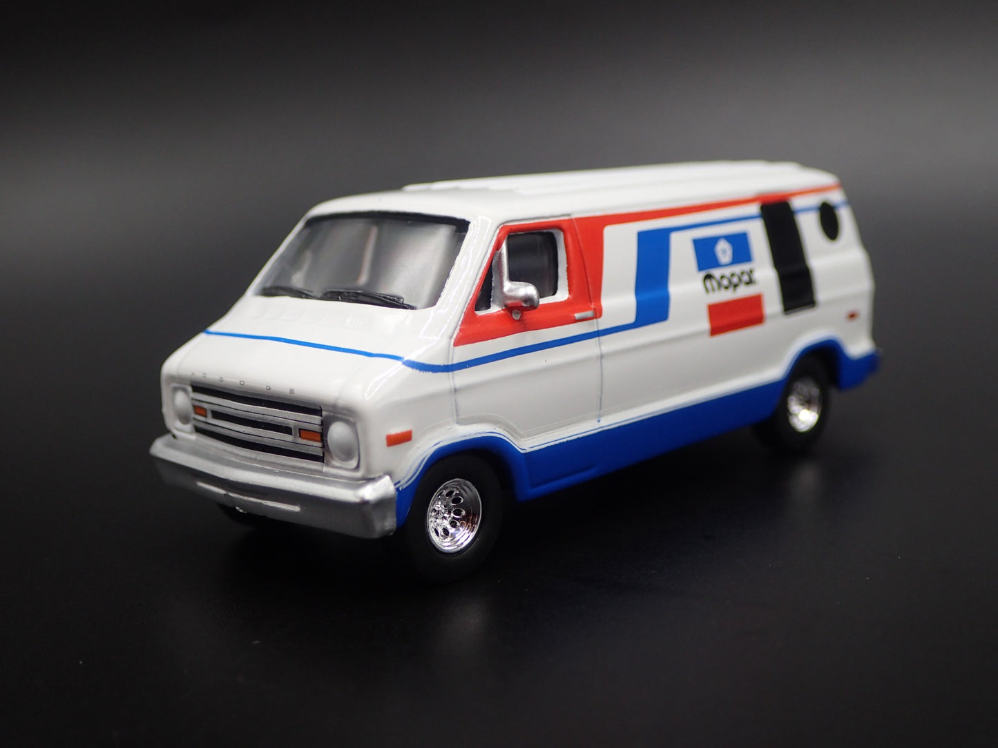 1976 76 DODGE B100 VAN MOPAR 1:64 SCALE COLLECTIBLE DIORAMA DIECAST MODEL CAR