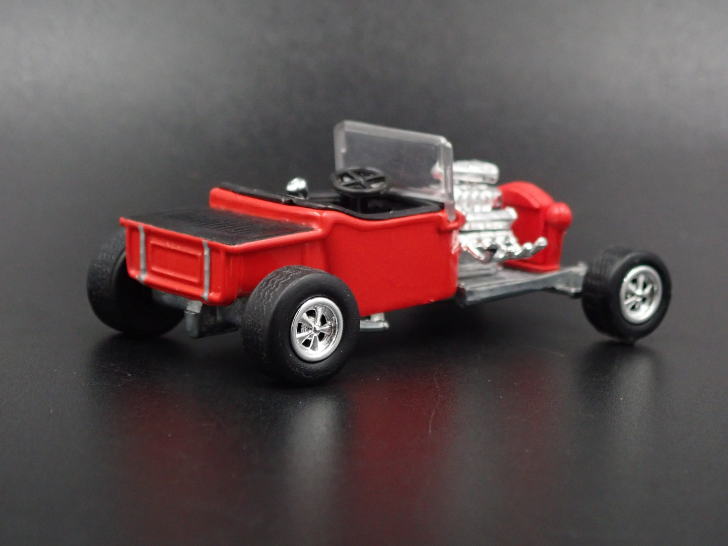 1923 23 FORD T BUCKET HOT ROD RED 1/64 SCALE COLLECTIBLE DIORAMA DIECAST MODEL CAR