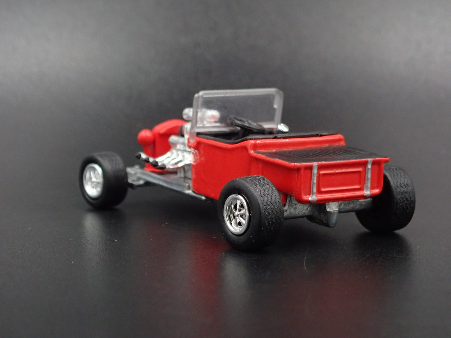 1923 23 FORD T BUCKET HOT ROD RED 1/64 SCALE COLLECTIBLE DIORAMA DIECAST MODEL CAR
