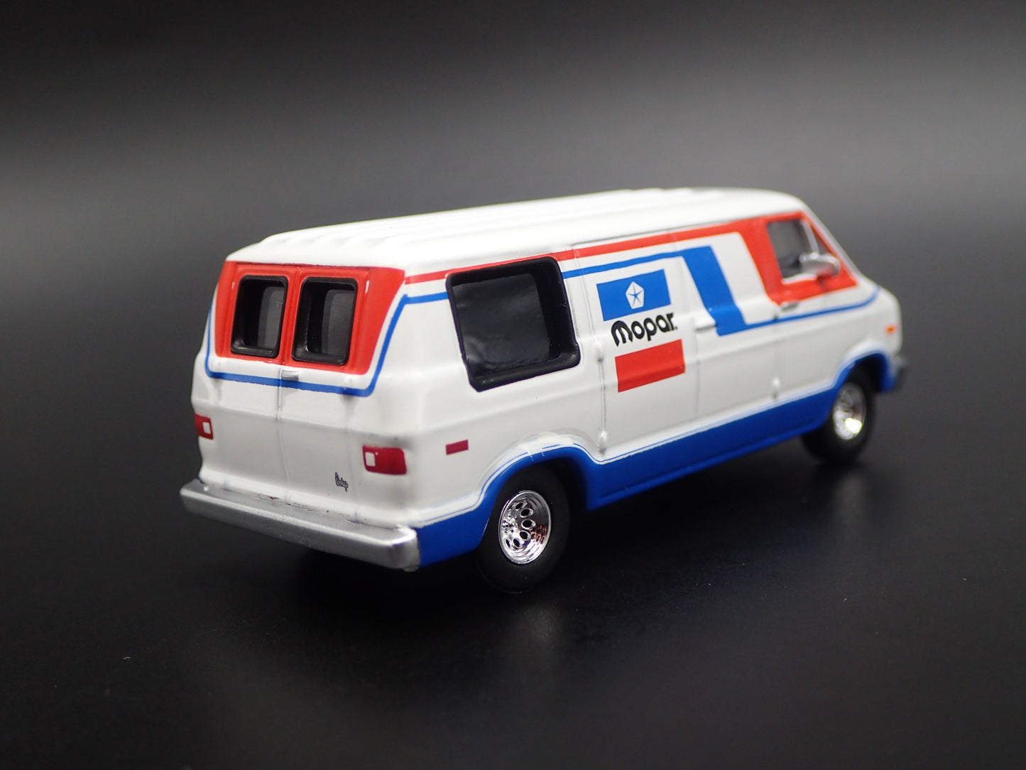 1976 76 DODGE B100 VAN MOPAR 1:64 SCALE COLLECTIBLE DIORAMA DIECAST MODEL CAR