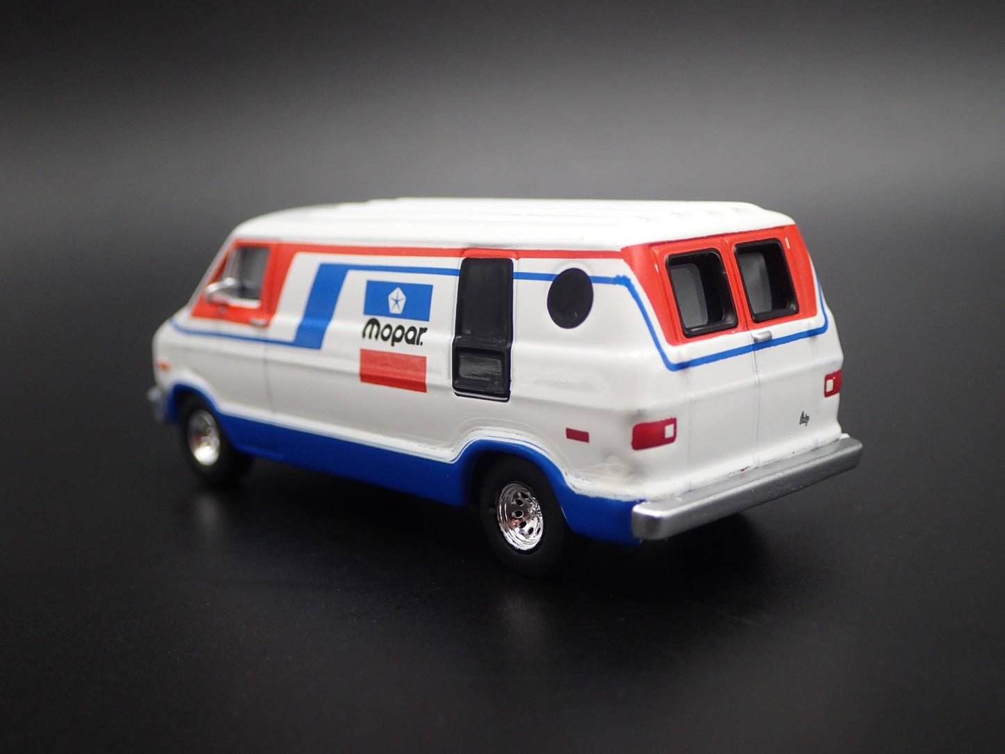1976 76 DODGE B100 VAN MOPAR 1:64 SCALE COLLECTIBLE DIORAMA DIECAST MODEL CAR