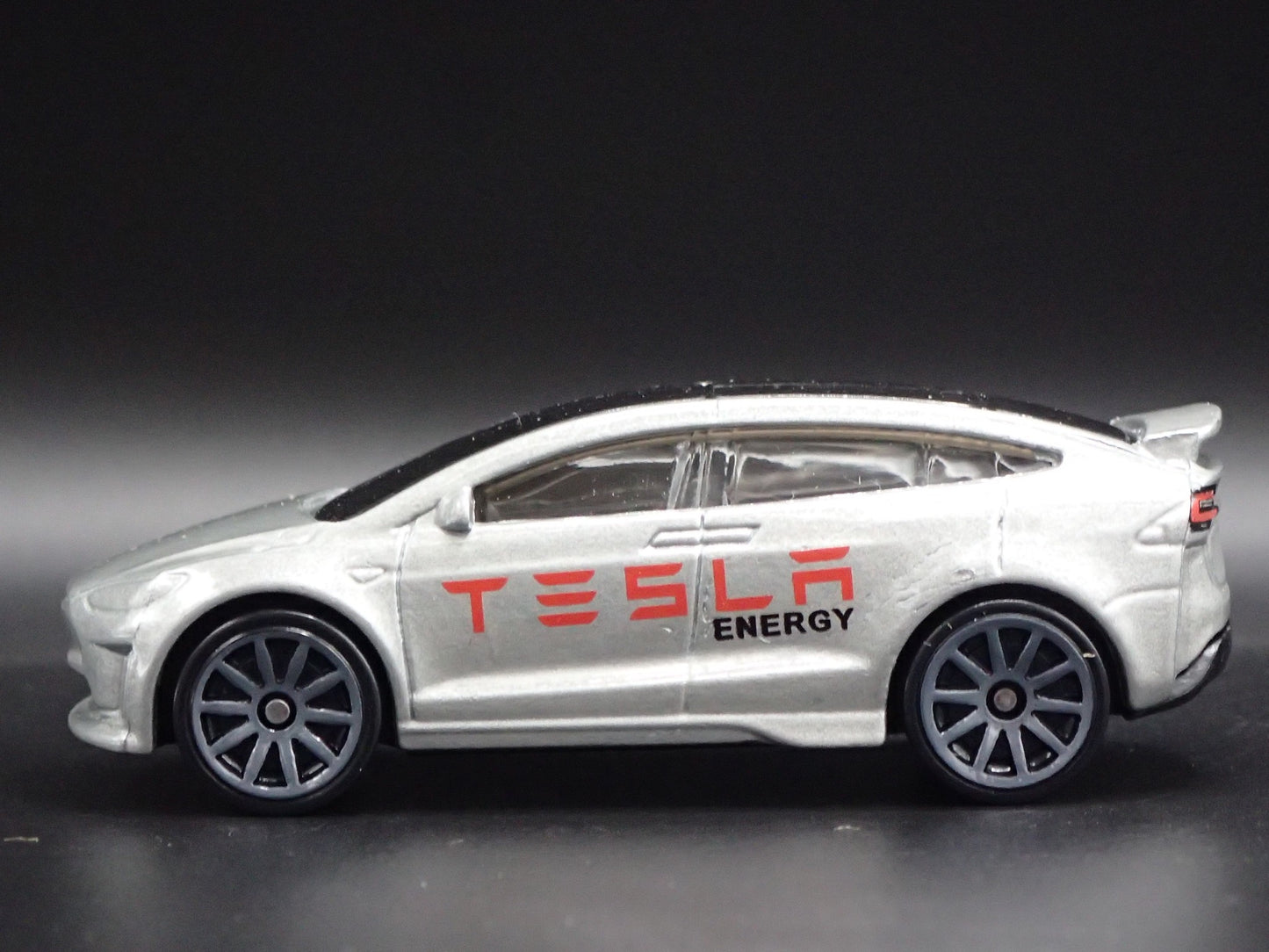 2016-2025 TESLA MODEL X SUV 1:64 SCALE COLLECTIBLE DIORAMA DIECAST MODEL CAR