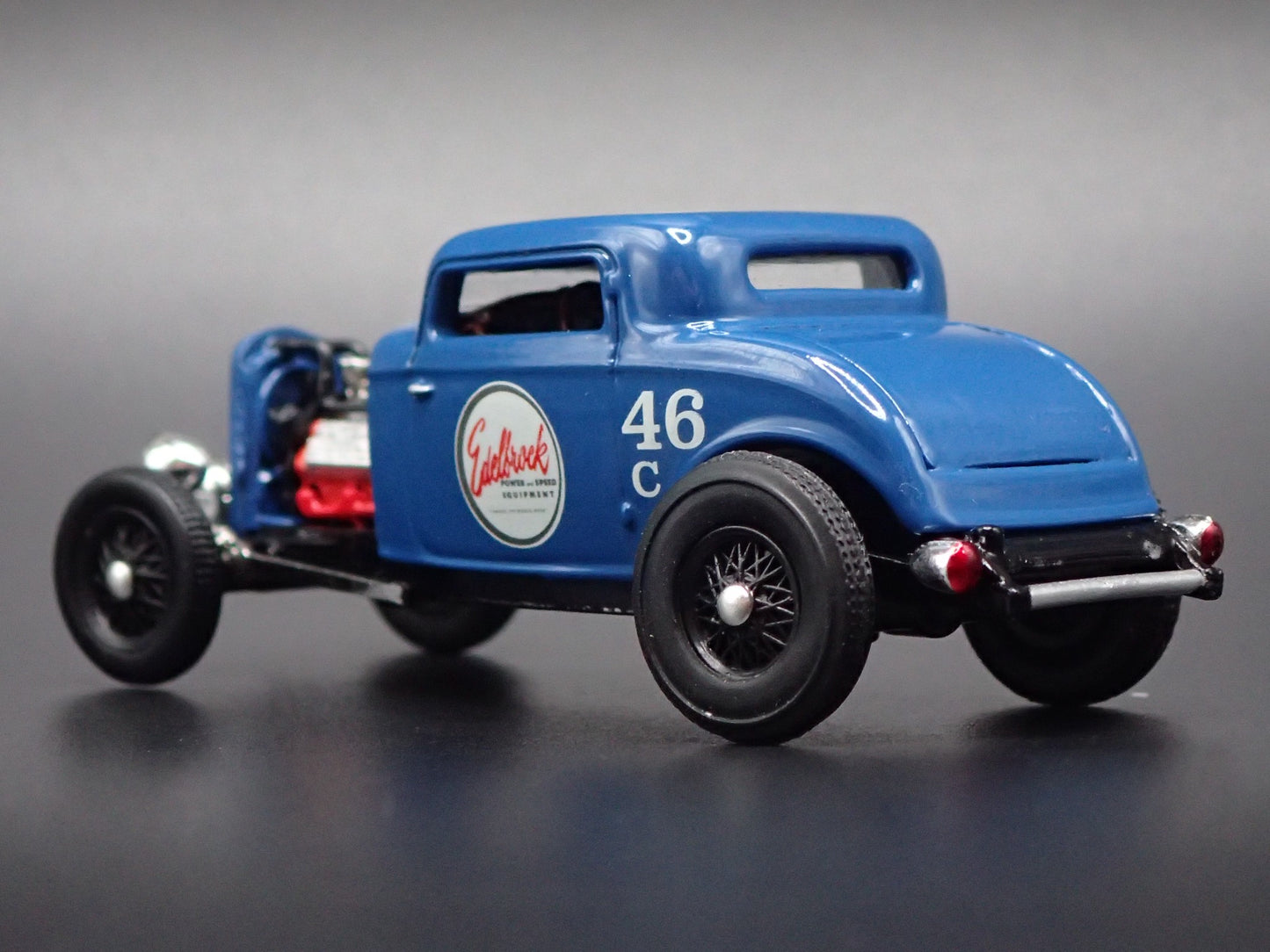 1932 32 FORD THREE WINDOW COUPE HOT ROD EDELBROCK 1:64 SCALE DIECAST MODEL CAR
