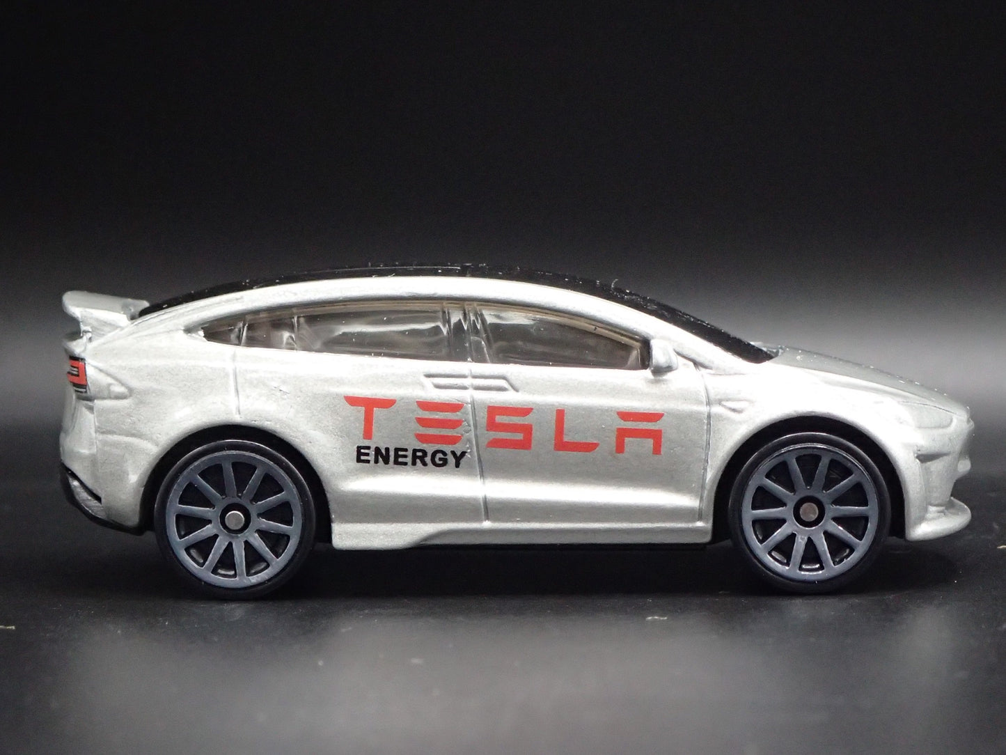 2016-2025 TESLA MODEL X SUV 1:64 SCALE COLLECTIBLE DIORAMA DIECAST MODEL CAR