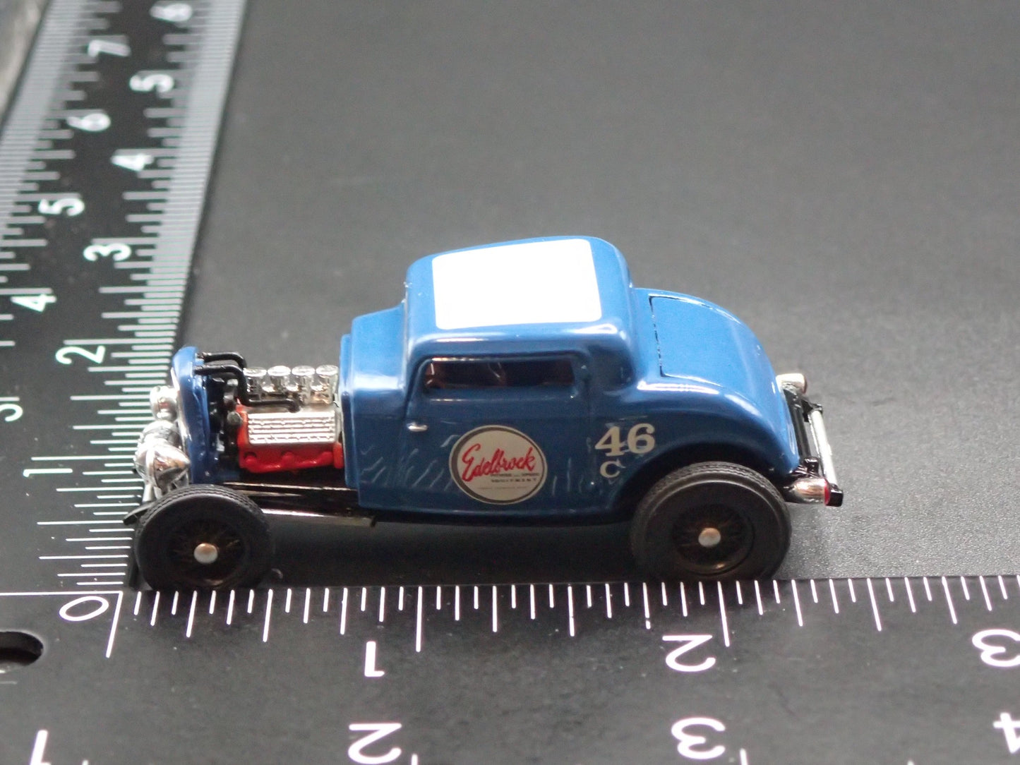 1932 32 FORD THREE WINDOW COUPE HOT ROD EDELBROCK 1:64 SCALE DIECAST MODEL CAR