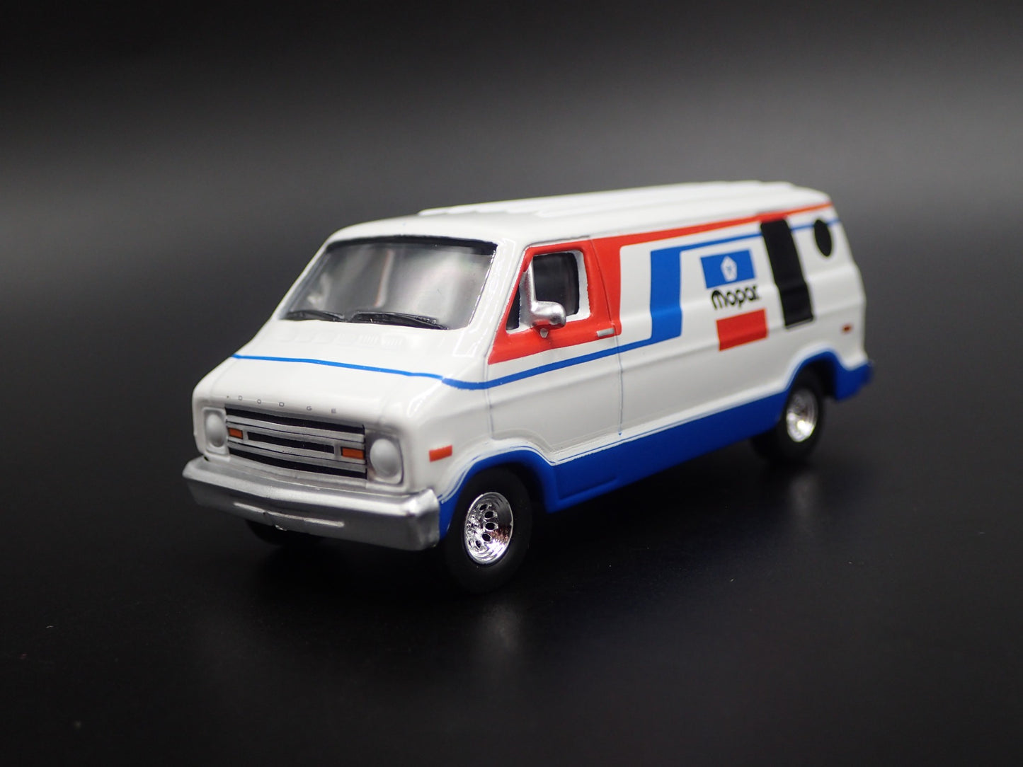 1976 76 DODGE B100 VAN MOPAR 1:64 SCALE COLLECTIBLE DIORAMA DIECAST MODEL CAR