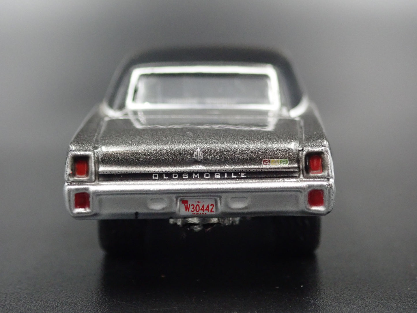 1967 67 OLDS OLDSMOBILE 442 W-30 GRAY 1:64 SCALE COLLECTIBLE DIECAST MODEL CAR