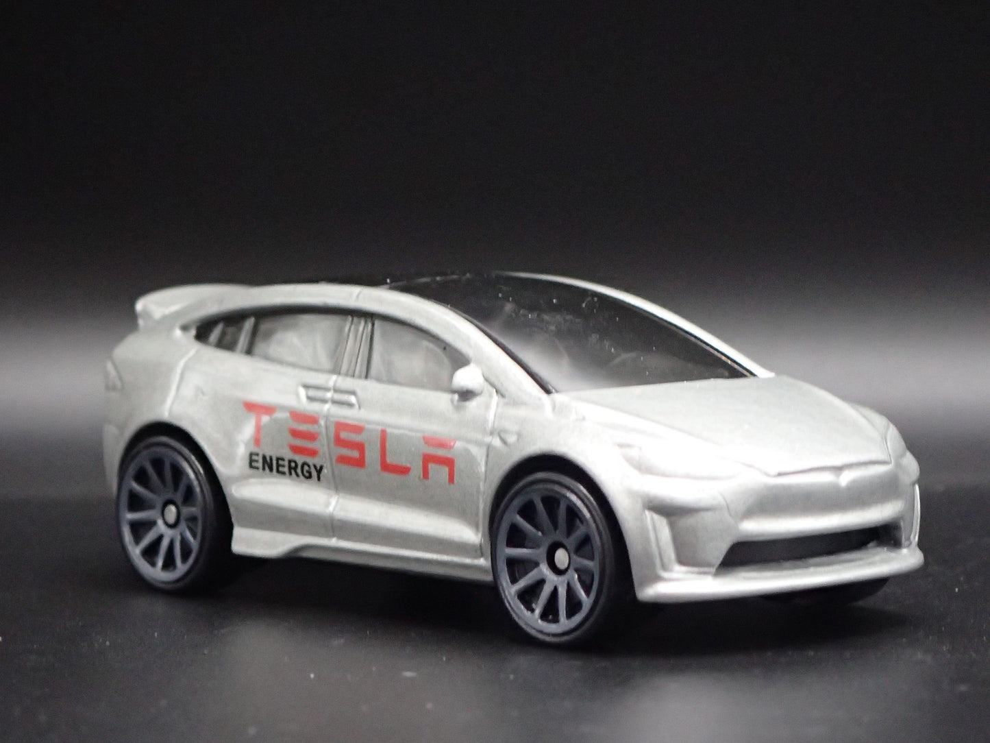 2016-2025 TESLA MODEL X SUV 1:64 SCALE COLLECTIBLE DIORAMA DIECAST MODEL CAR