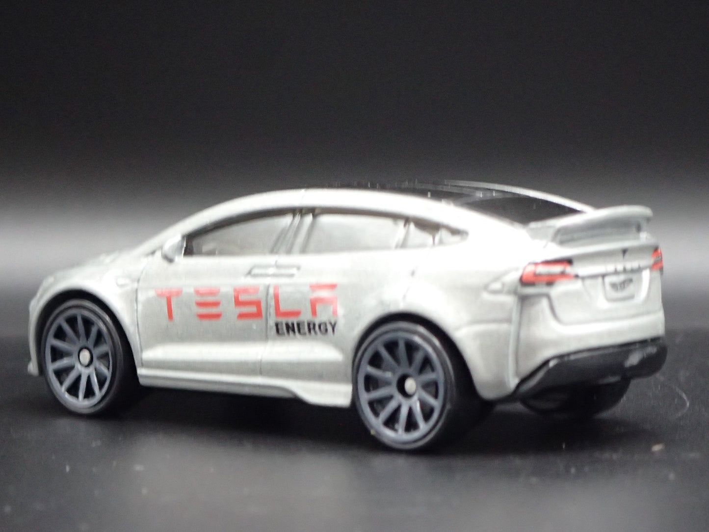 2016-2025 TESLA MODEL X SUV 1:64 SCALE COLLECTIBLE DIORAMA DIECAST MODEL CAR