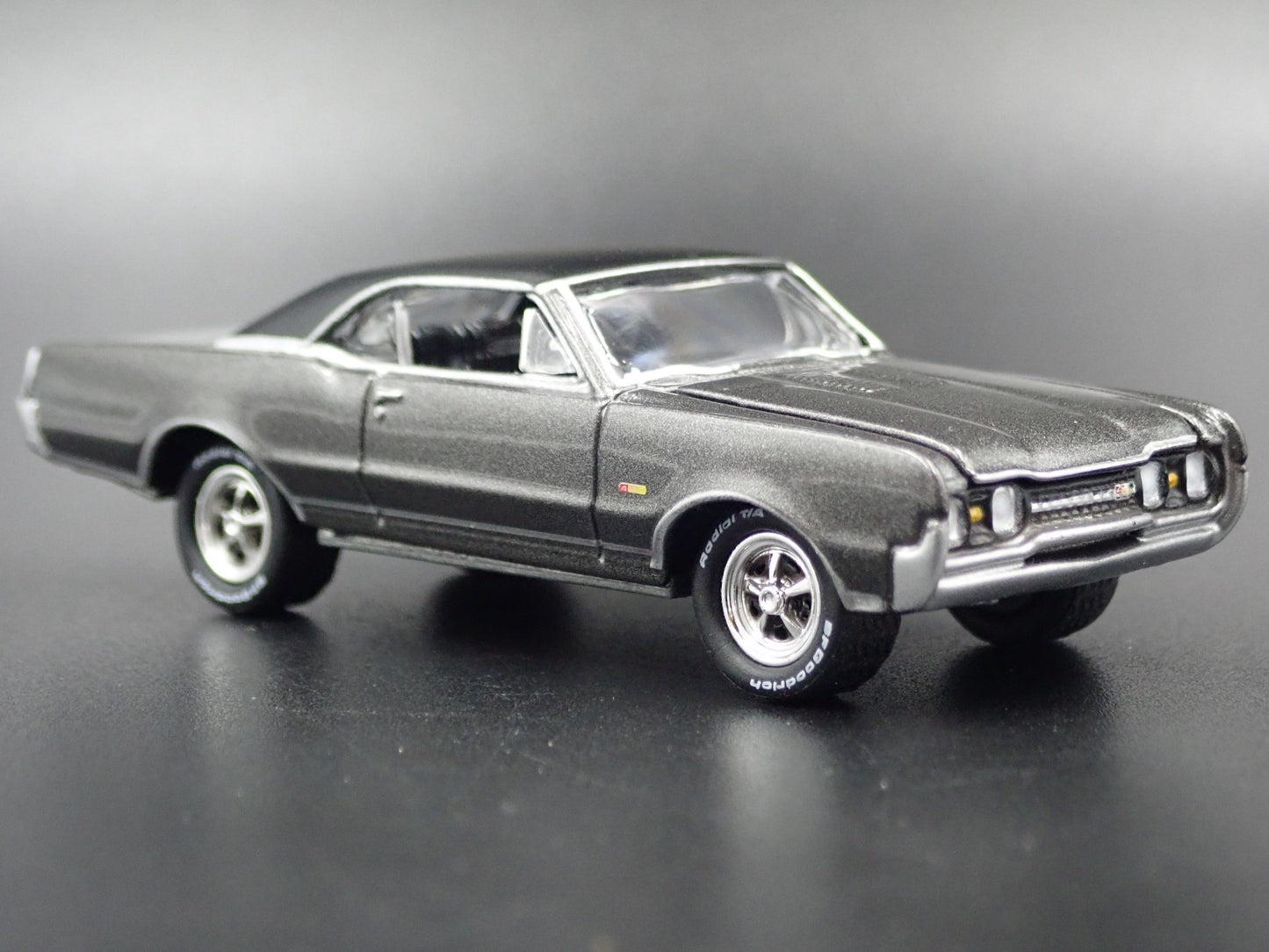 1967 67 OLDS OLDSMOBILE 442 W-30 GRAY 1:64 SCALE COLLECTIBLE DIECAST MODEL CAR